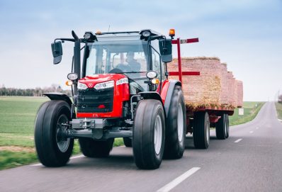 Massey Ferguson 4708M Cab Essential traktor