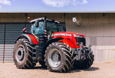 Massey Ferguson 8740S Dyna-VT S5 Exclusive Traktor Massey Ferguson 8740S Dyna-VT S5 Exclusive Traktor