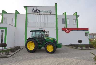 JOHN DEERE 5090M traktor