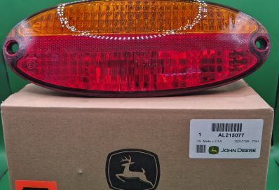 AL215077 — JOHN DEERE ПРАВЫЙ ЗАДНИЙ ФОНАРЬ OE.