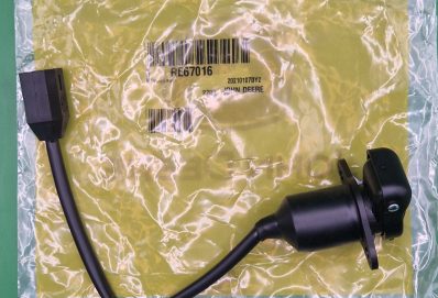 RE67016 – JOHN DEERE TŘÍPÓLOVÁ ZÁSUVKA OE.