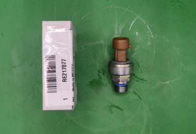 RE217077 – JOHN DEERE SENZOR PRESIUNE ULEI OE.