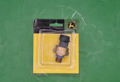 RE235237 – JOHN DEERE SZENZOR OE.