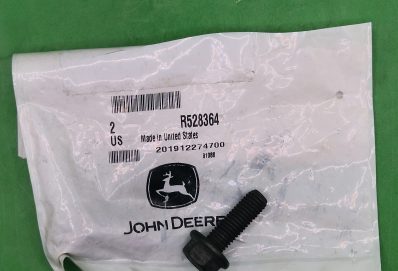 R528364 – JOHN DEERE CSAVAR OE.