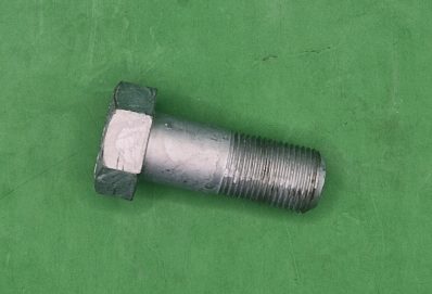 L114080 – JOHN DEERE CSAVAR OE.