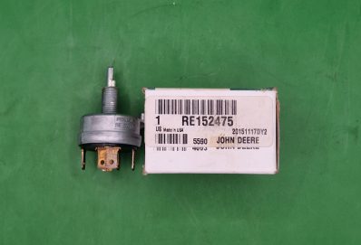 RE152475 – JOHN DEERE LIGHT SWITCH OE.