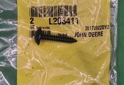 L203411 – JOHN DEERE BOLT OE.