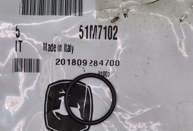 51M7102 – JOHN DEERE SEAL (OE)