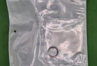 AL203292 – JOHN DEERE CLAMP, OE.